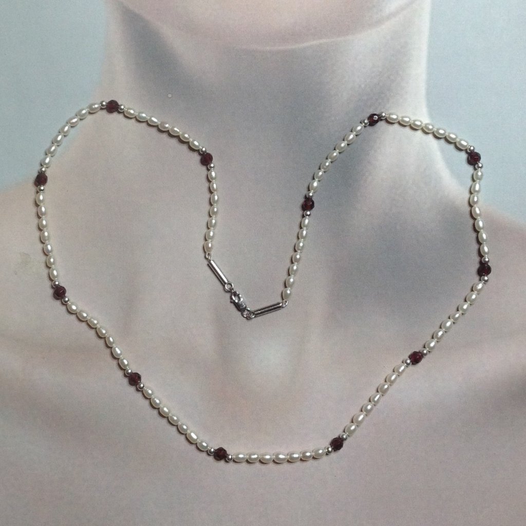 White Freshwater Pearl And Faceted Garnet Beads Silver Parts Necklace.